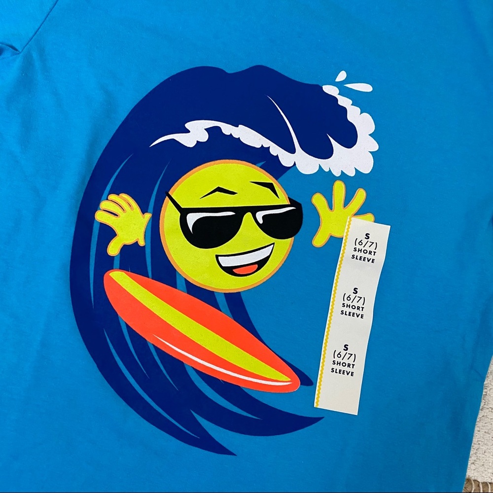 Cat & Jack Graphic T-shirt Boys Size SM 6/7 Surfing Sun Blue Short Sleeve